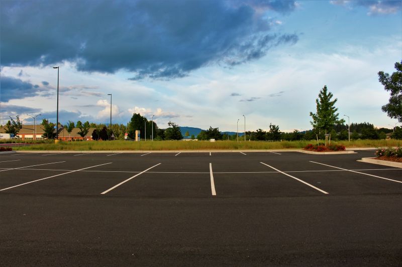 Asphalt Parking Lot Sealing in Tampa, FL